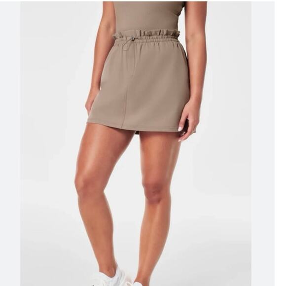 SPANX Pants - Spanx Casual Fridays Khaki Neutral Cinched Skort Size XS NWT